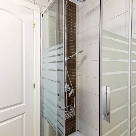アパート 3 Bedroom With Private Rooftop Terrace