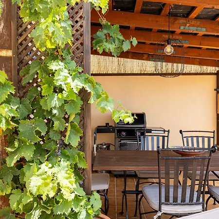 Apartment 3 Bedroom With Private Rooftop Terrace