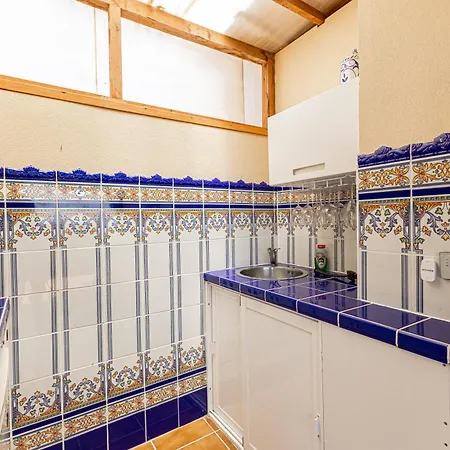 3 Bedroom With Private Rooftop Terrace Apartament